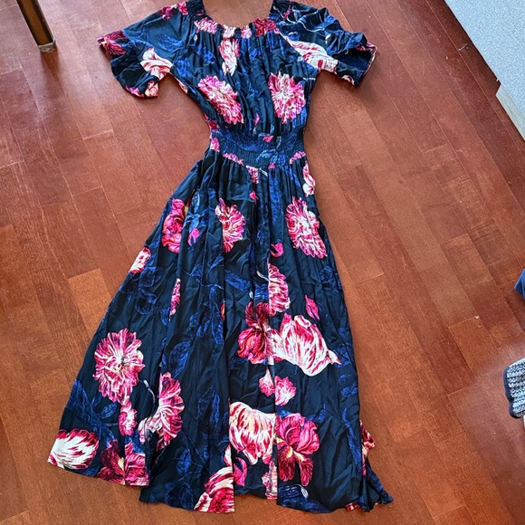 Jaase Dresses & Skirts - Jaase Navy and Pink Floral Maxi Dress